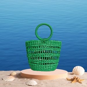 Green straw bucket vacation bag. Can fit all your vacation essentials. 💣🔥